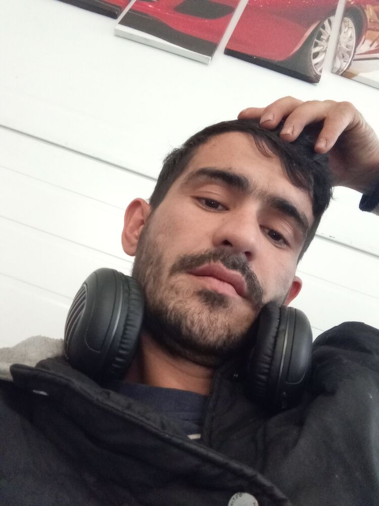  41488186  ALI, 28 ,    