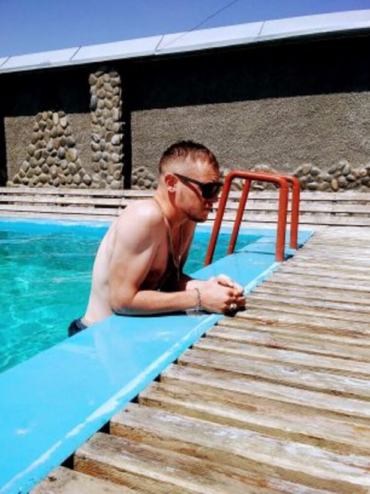  ,   Artem, 27 ,   ,   