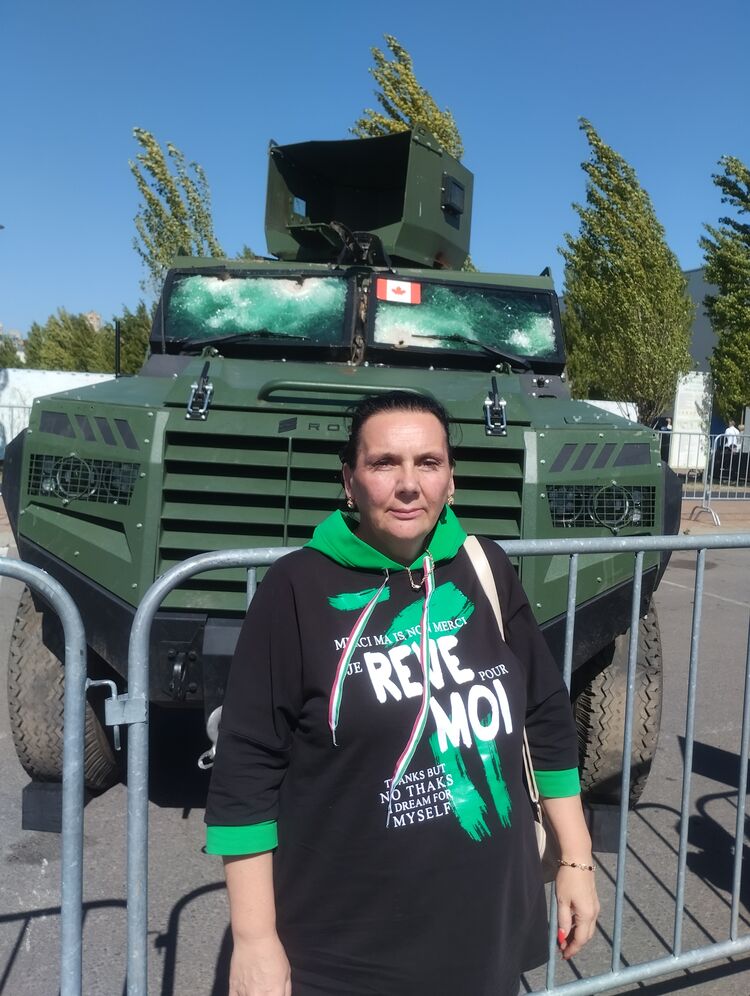  52548946  , 49 ,    --