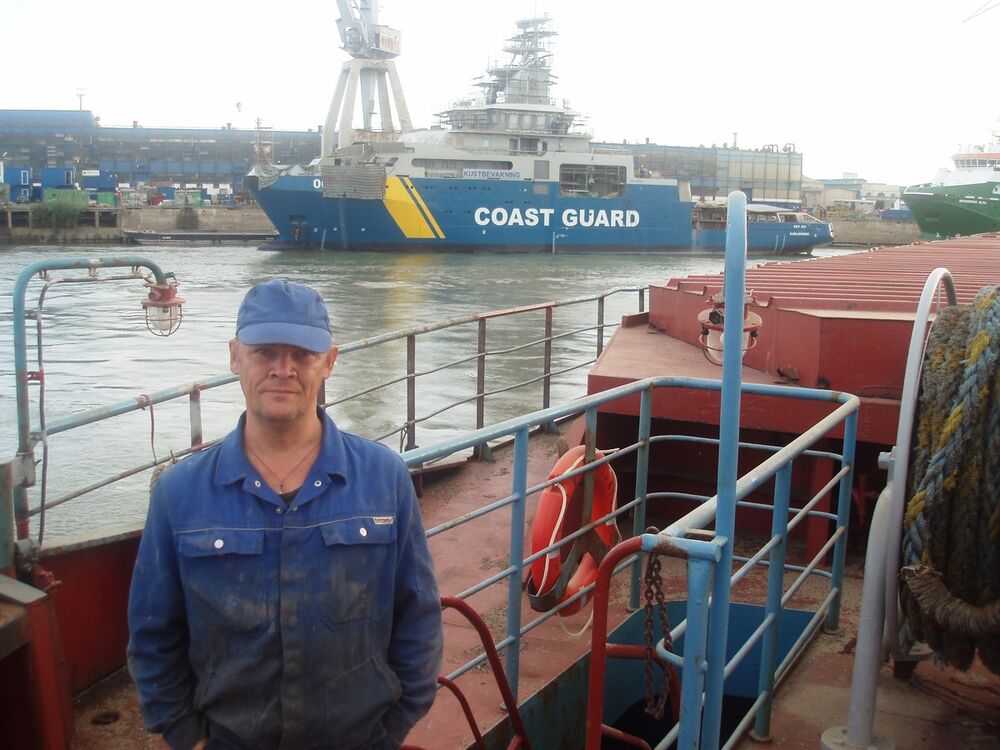 ,   Oleg, 59 ,   