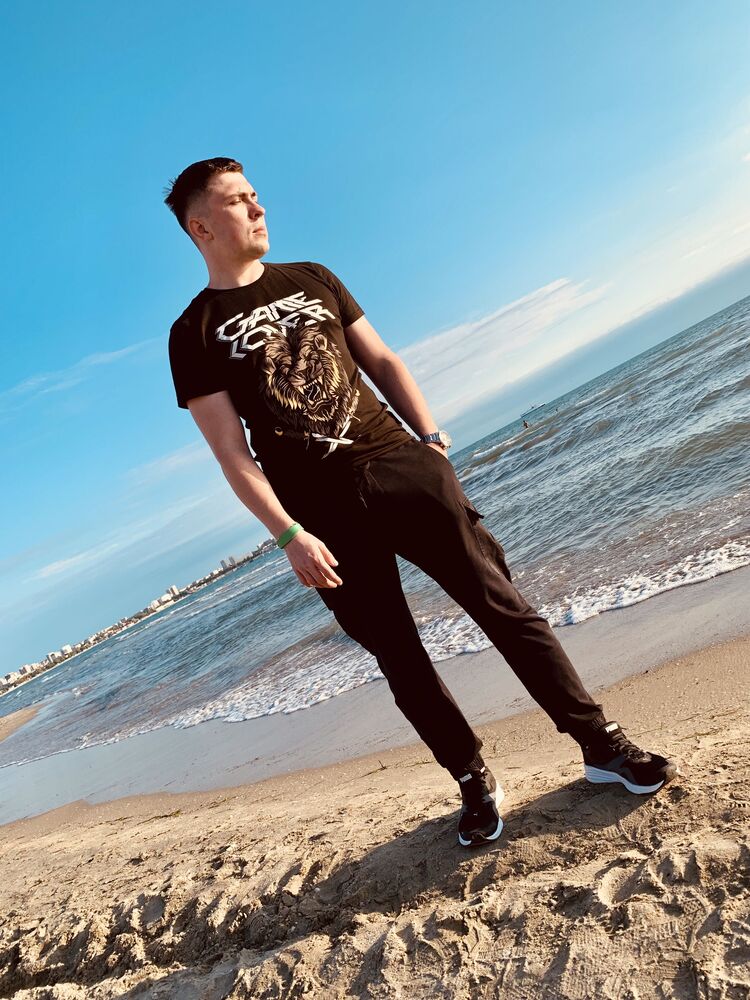 ,   Je, 32 ,   ,   