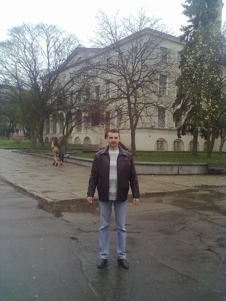 18669866  Taras, 41 ,    