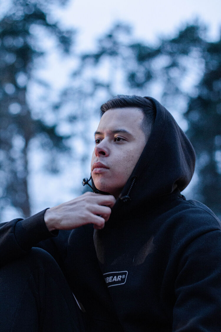   ,   Denis, 23 ,   ,   , c 