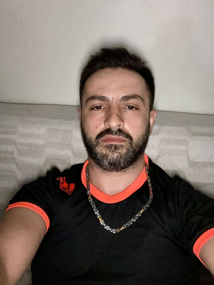  49060686  Ali, 38 ,    