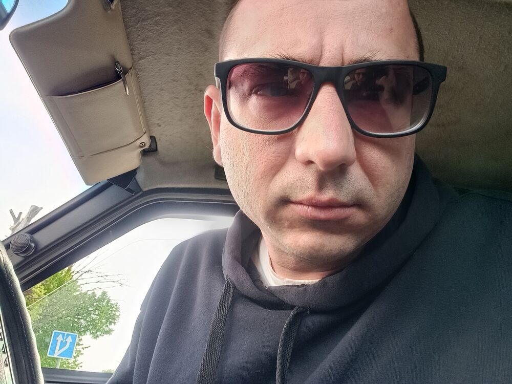  ,   Artem, 41 ,   ,   , c 
