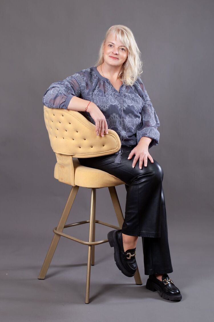  ,   Elena, 54 ,     , c , 
