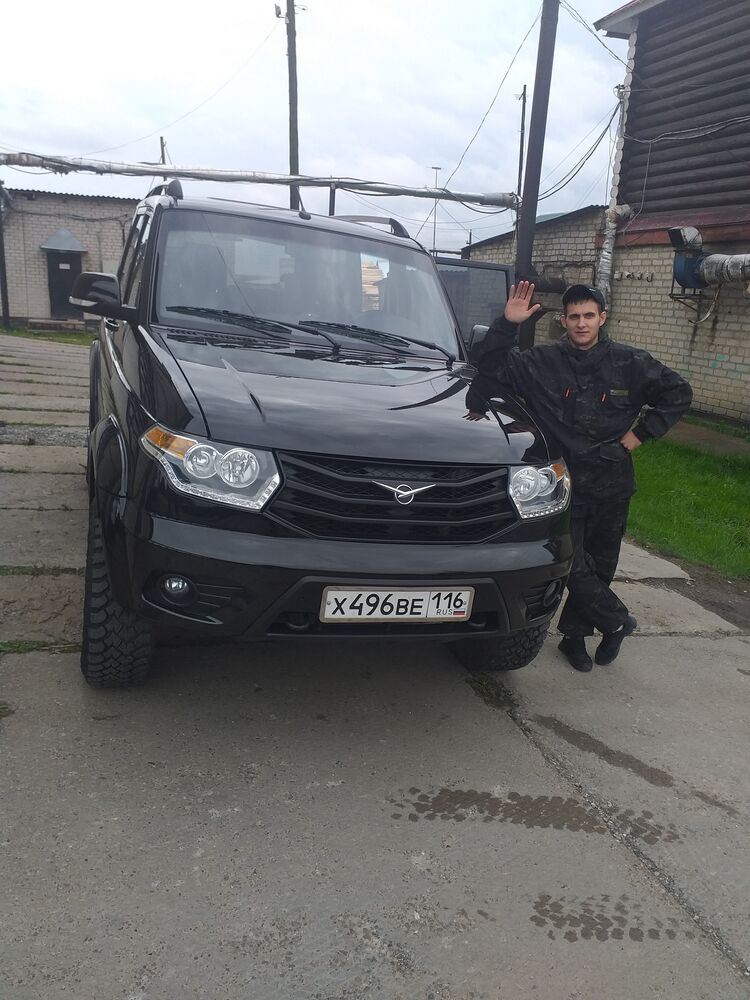  40955816  Viktor, 35 ,    