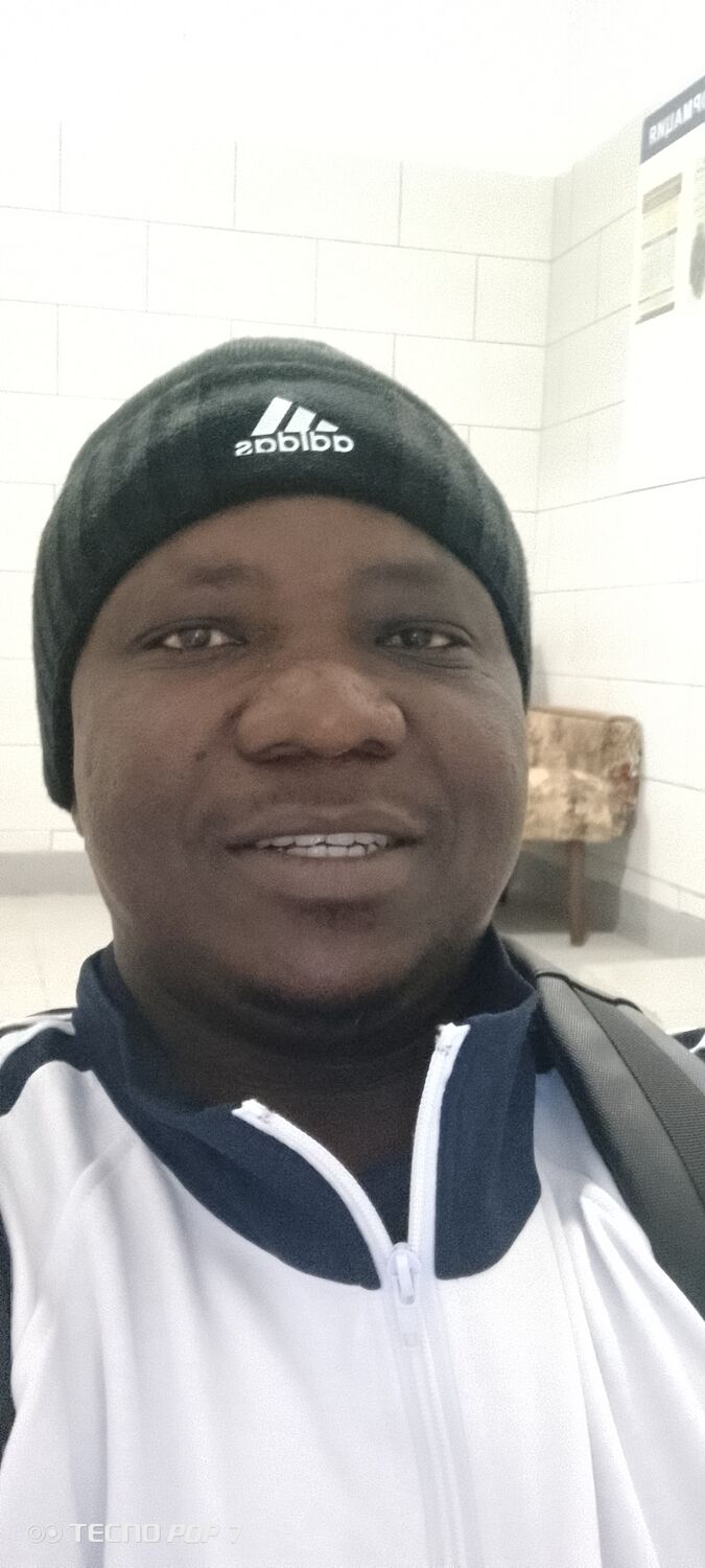  48532766  Lassina, 36 ,    