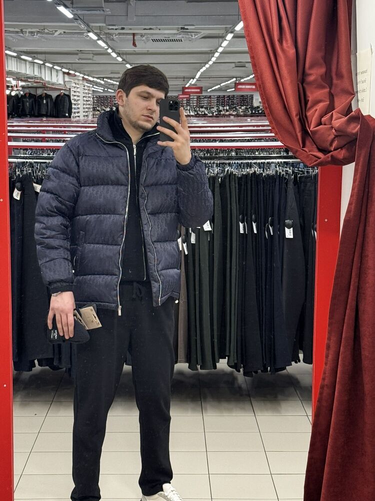  50117516  Abdulqani, 25 ,    