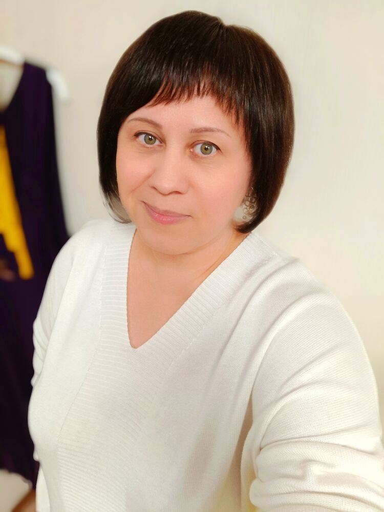  53472986  Anna, 49 ,    