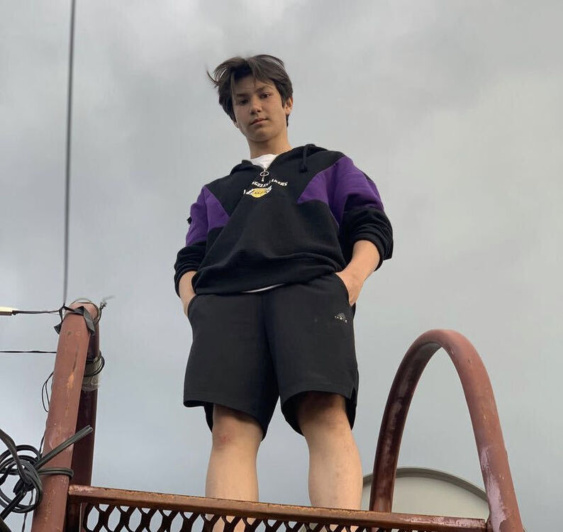  26247406  Alikhan, 3 ,    