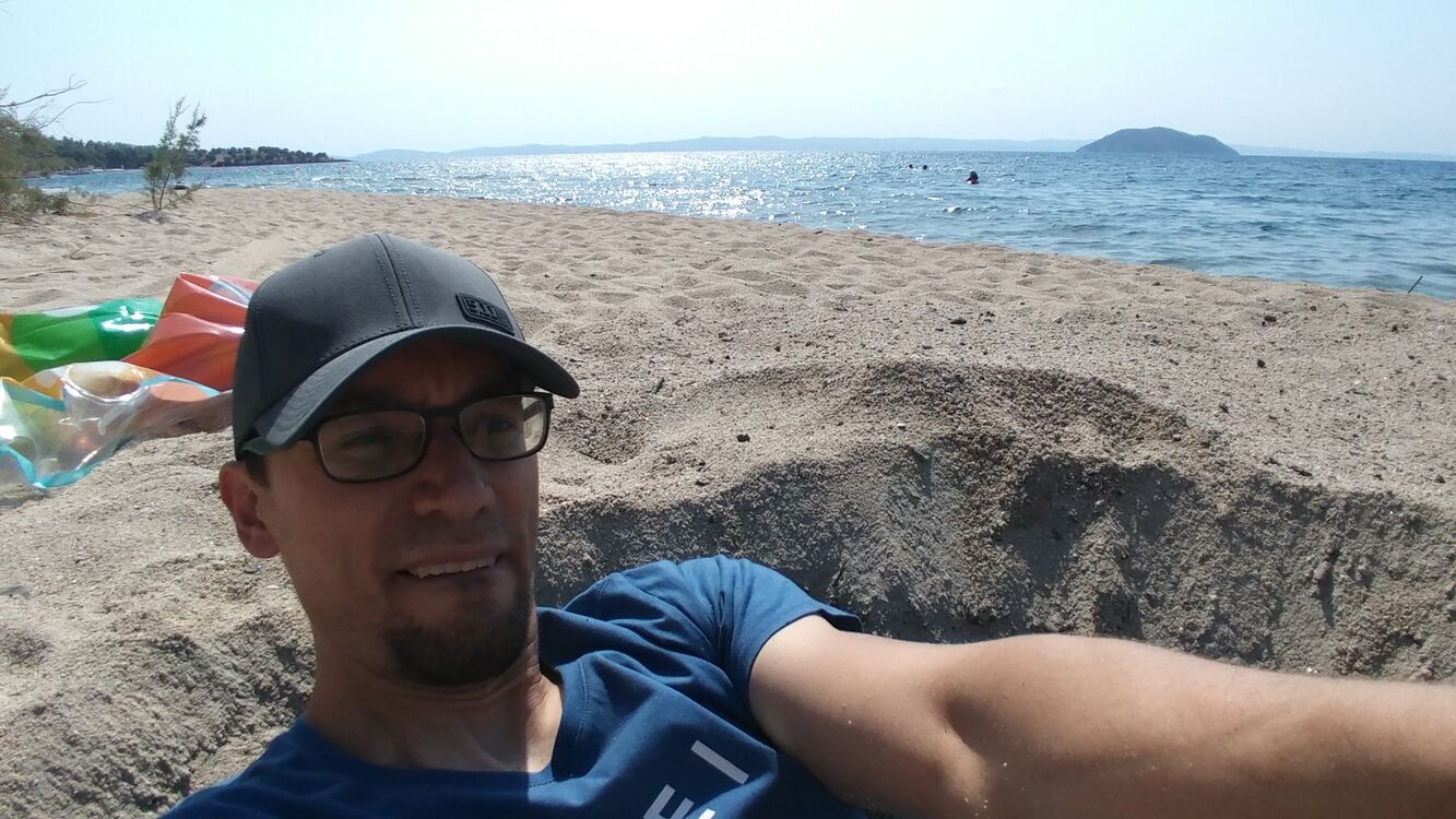  31909576  Bojan, 41 ,    