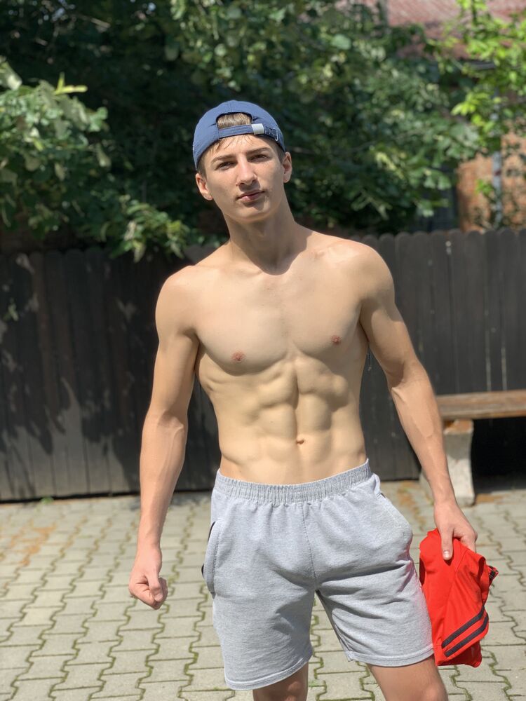  ,   Alexandru, 22 ,   ,   