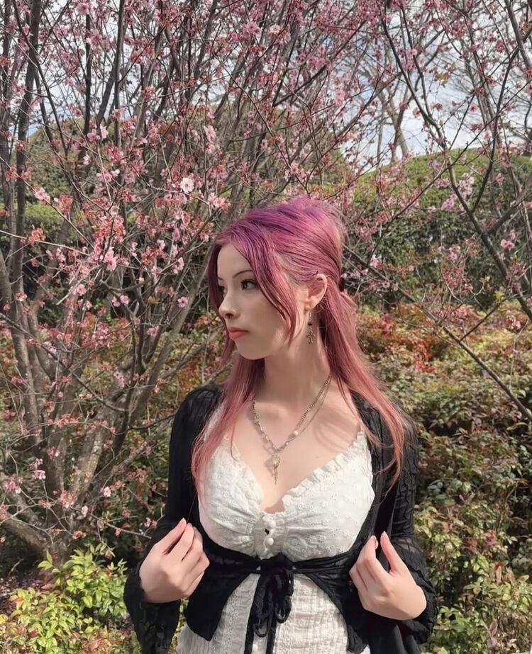  ,   Lilith, 20 ,   ,   , 