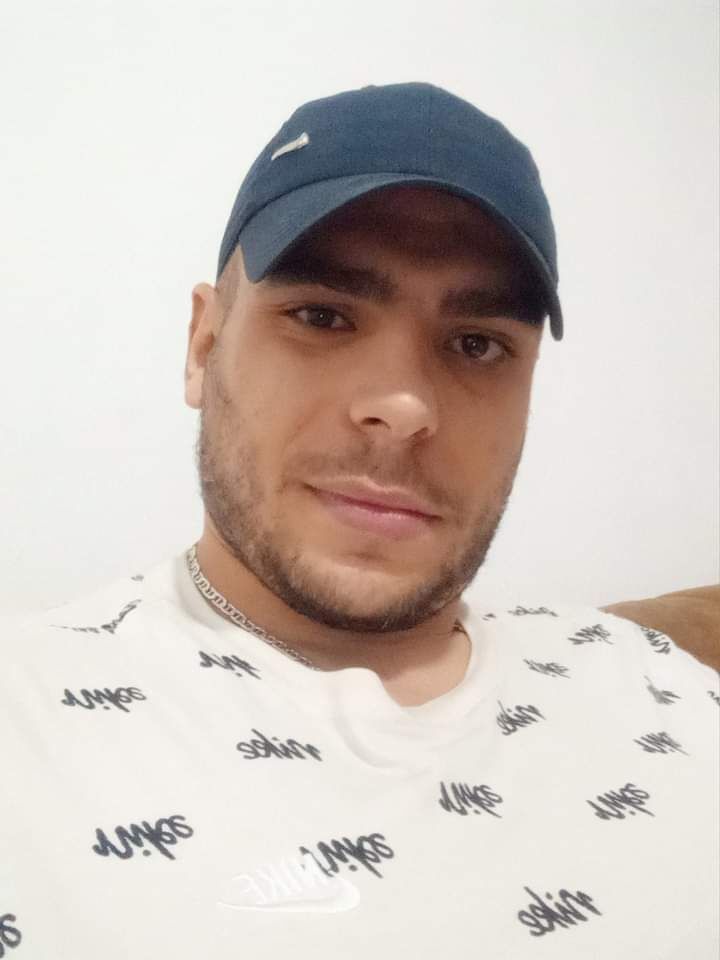  ,   Aleksandar, 28 ,   ,   