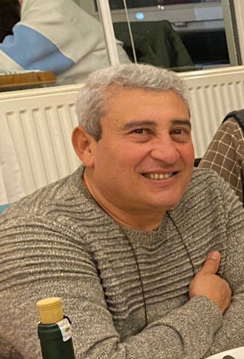 40933586  Tuncay, 57 ,    