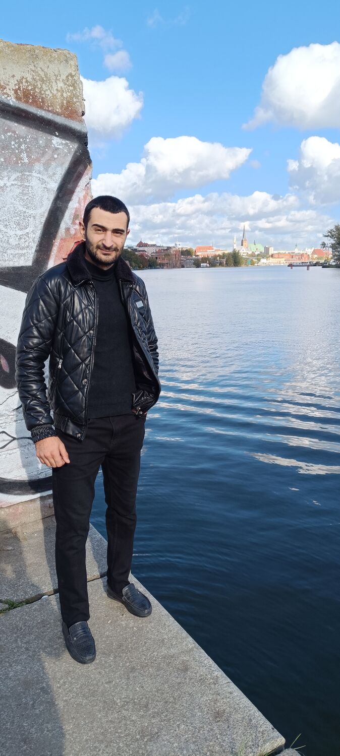  38684846  Nazim, 24 ,    Bielany Wroclawskie
