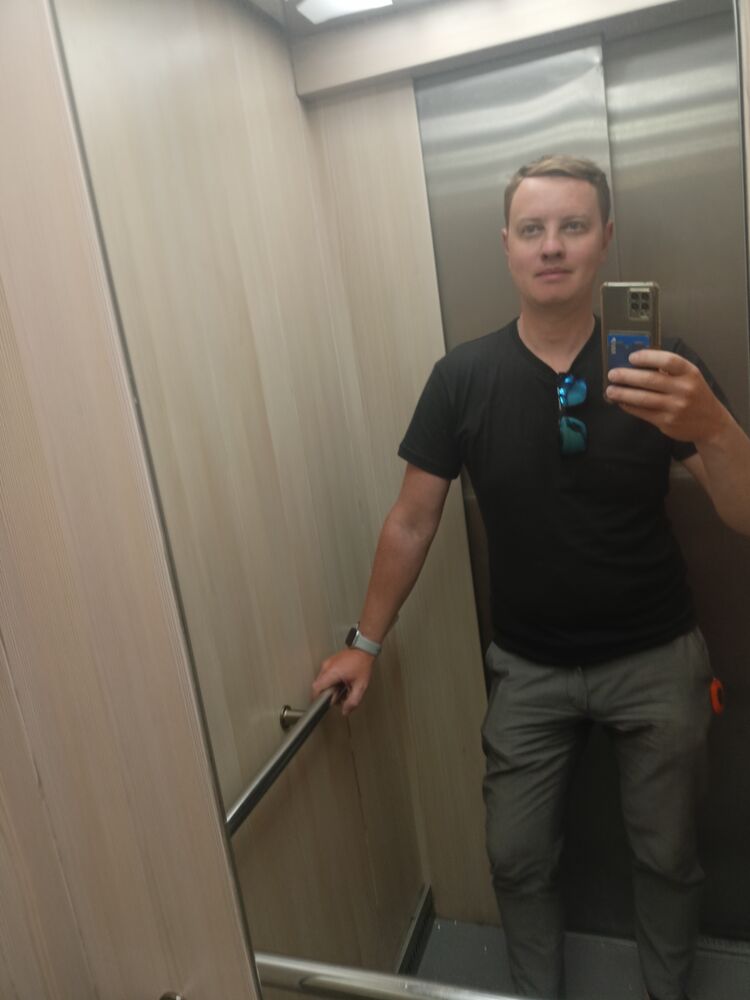  52008296  , 37 ,    