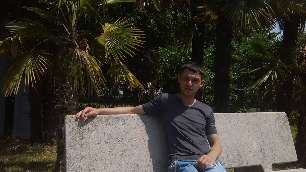  ,   Sergiu, 36 ,   
