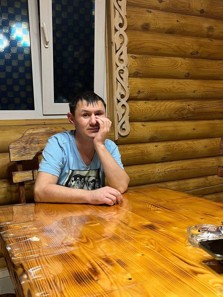  50201526  Andrey, 37 ,    