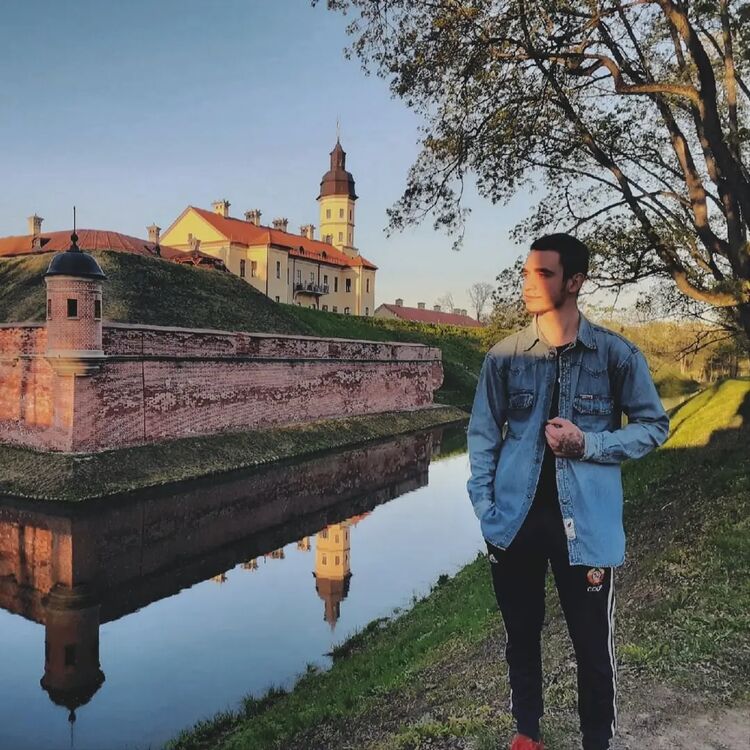  ,   Anton, 21 ,   ,   , c , 