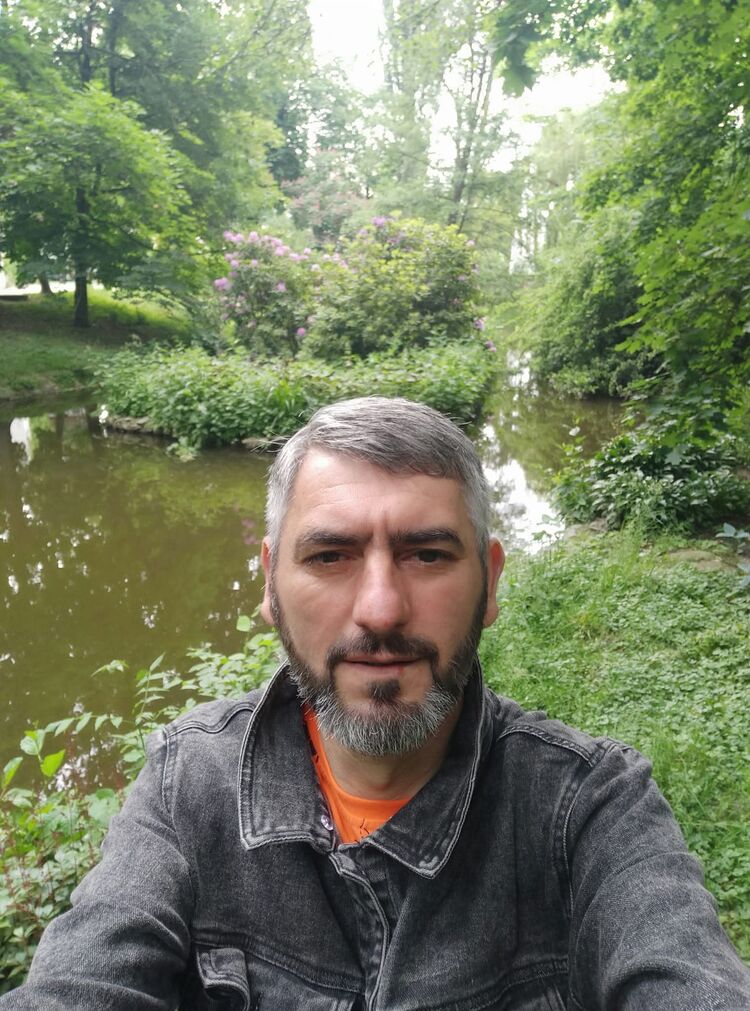  ,   Malxaz, 46 ,   ,   