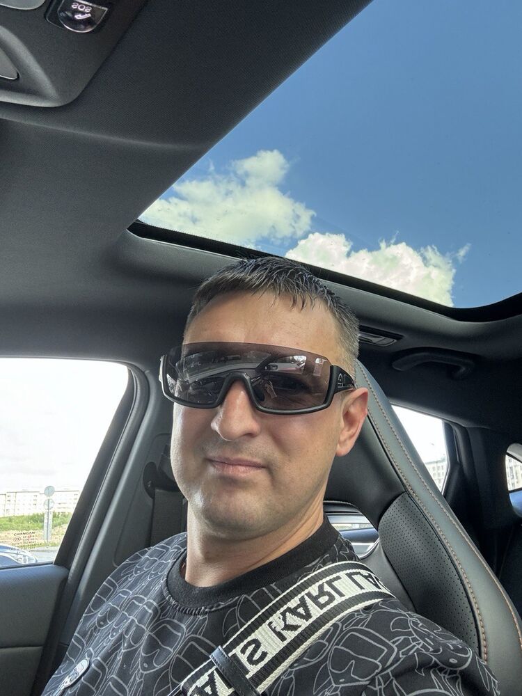  46605306  Borislav, 38 ,    