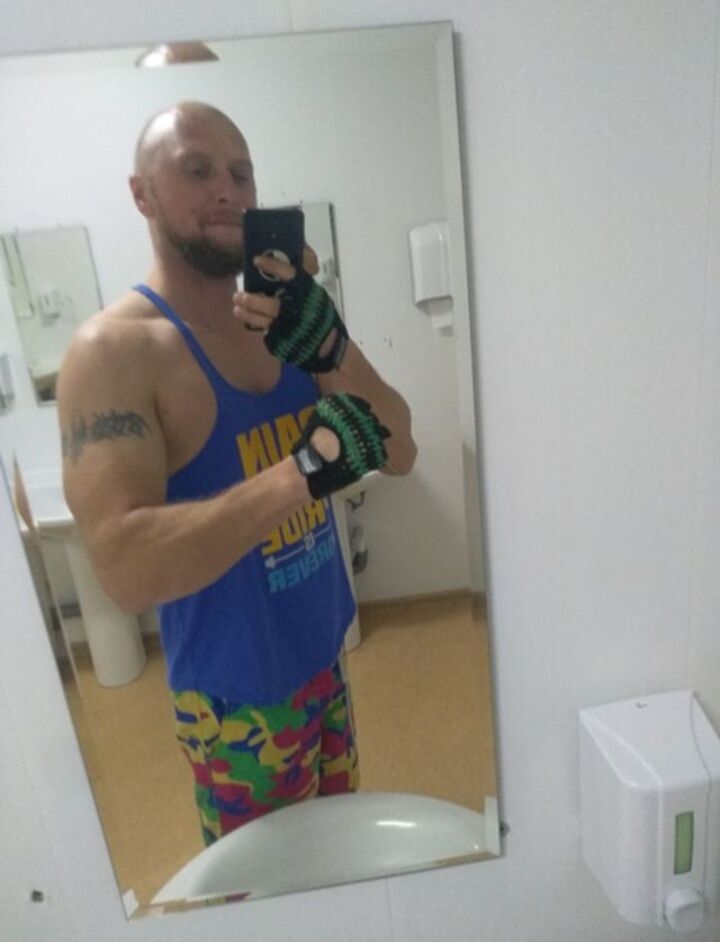 52901836  Alexander, 41 ,    --