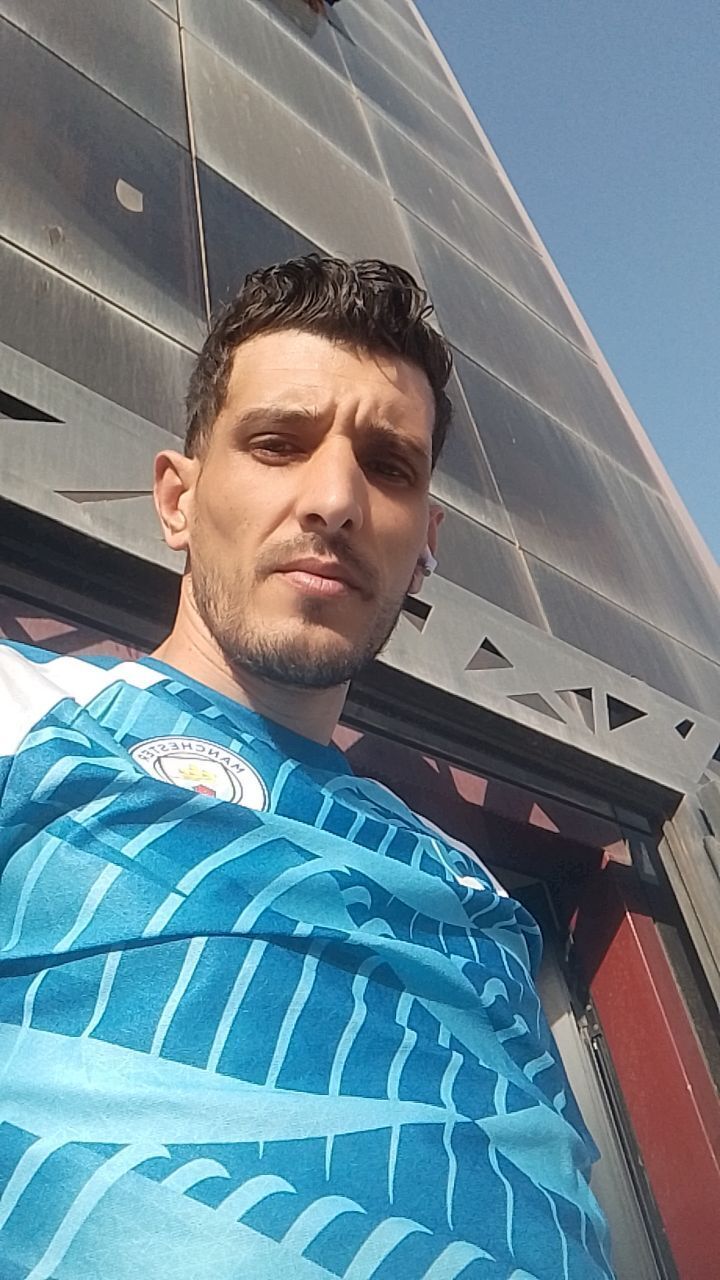  53940516  Yacine, 35 ,    