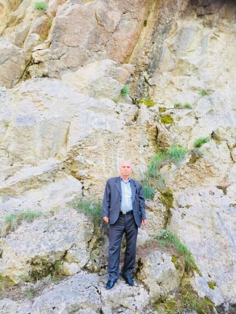  22508646  Mahir, 68 ,    
