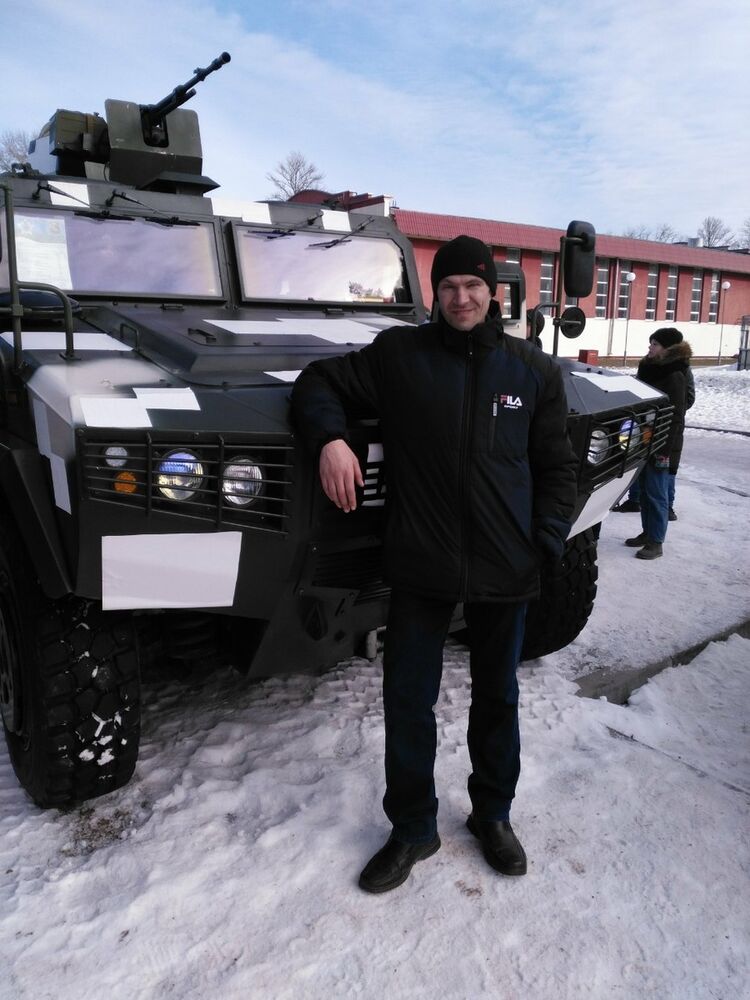  15800496  Nikolai, 47 ,     