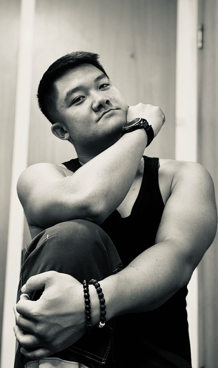  ,   Vladislav, 30 ,   ,   
