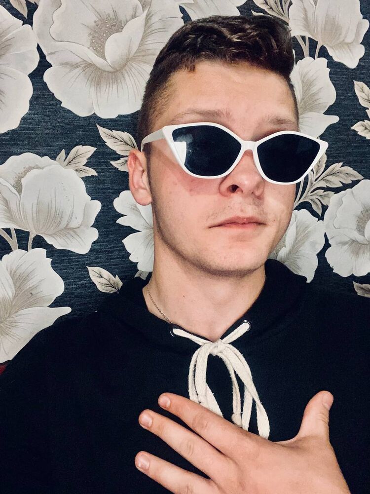  37265226  Euphoria, 24 ,    