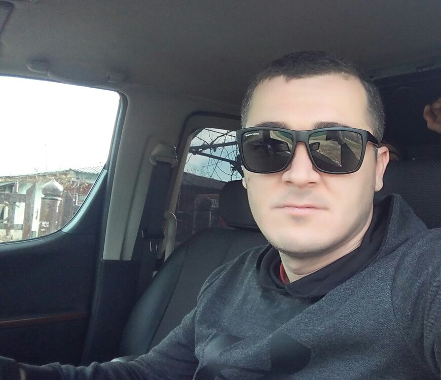  ,   Gio, 32 ,   ,   , c , 
