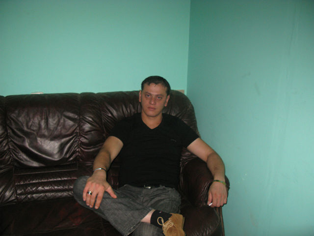  8814776  Davit, 47 ,    