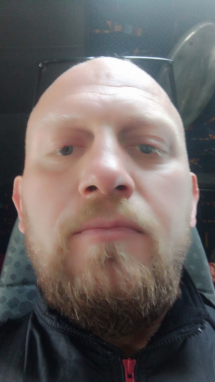  33824066  Goga, 33 ,    