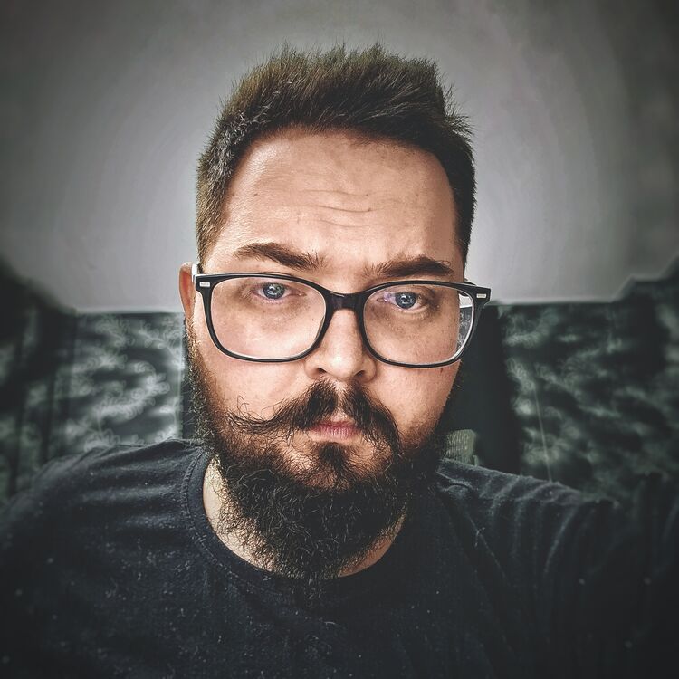  36882046  Denis, 32 ,    