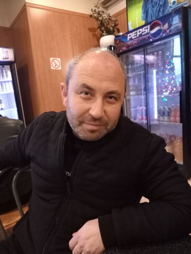  48634286  Hasanov, 44 ,    