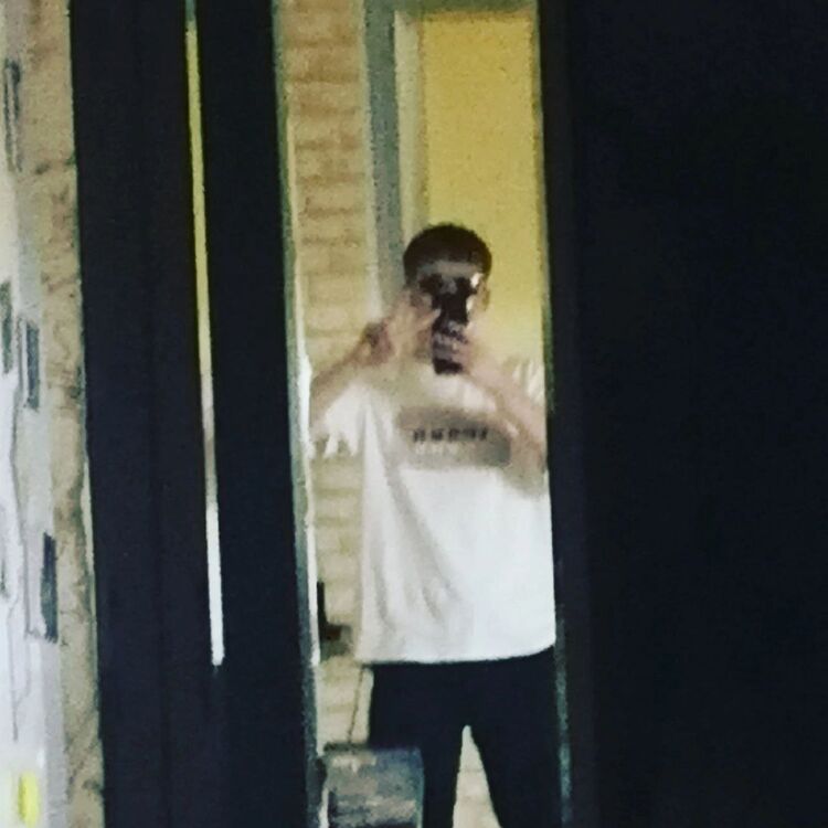  42981116  , 19 ,    