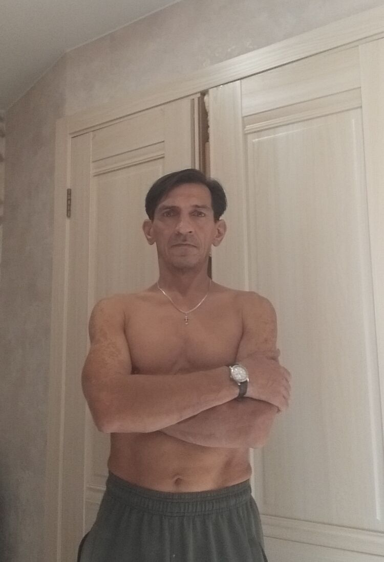  46774036  , 52 ,    