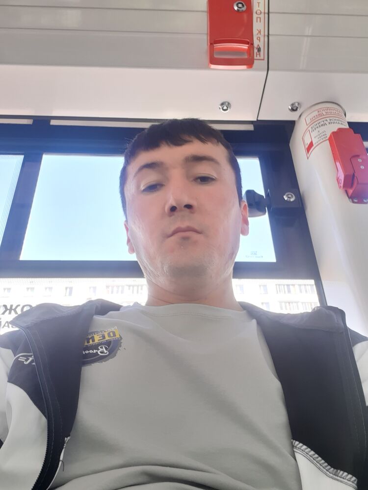  26985196  Fayzullox, 31 ,    