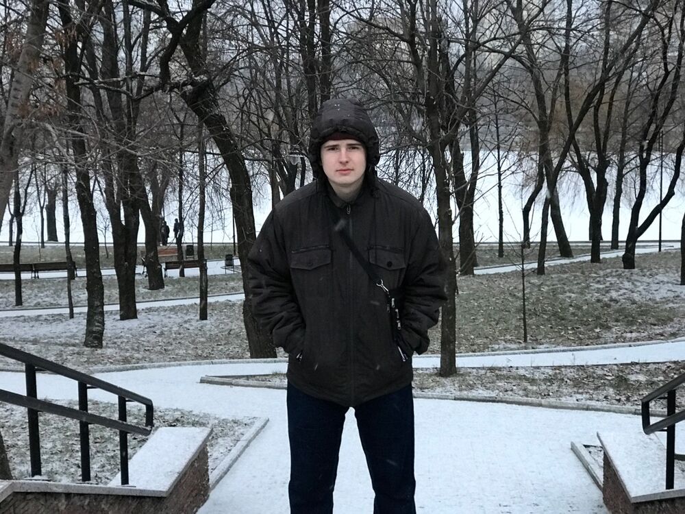  19112296  Serzh1996, 29 ,    