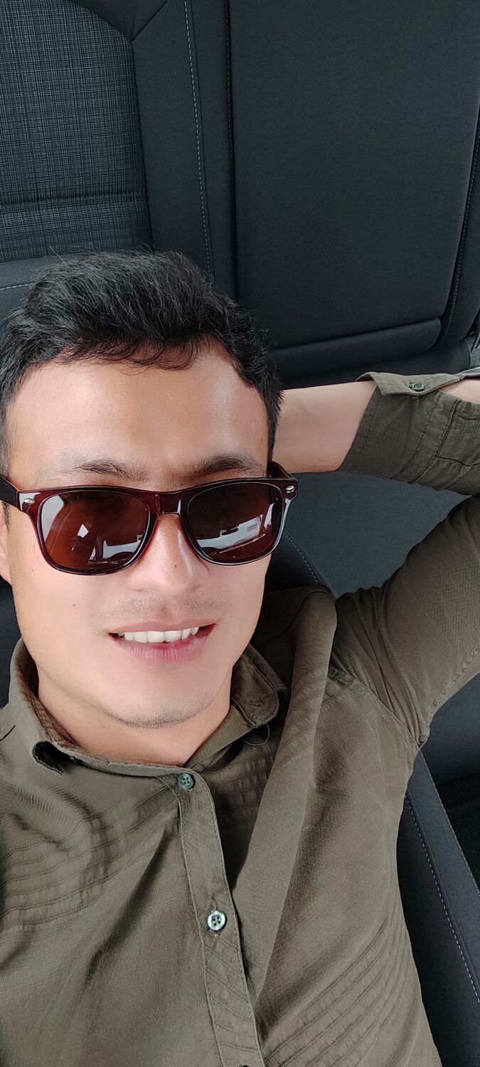  22813836  Ruslan, 32 ,    