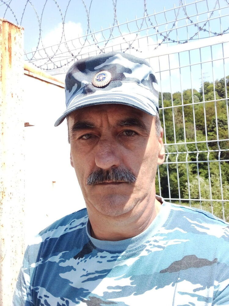 36483066  , 52 ,    