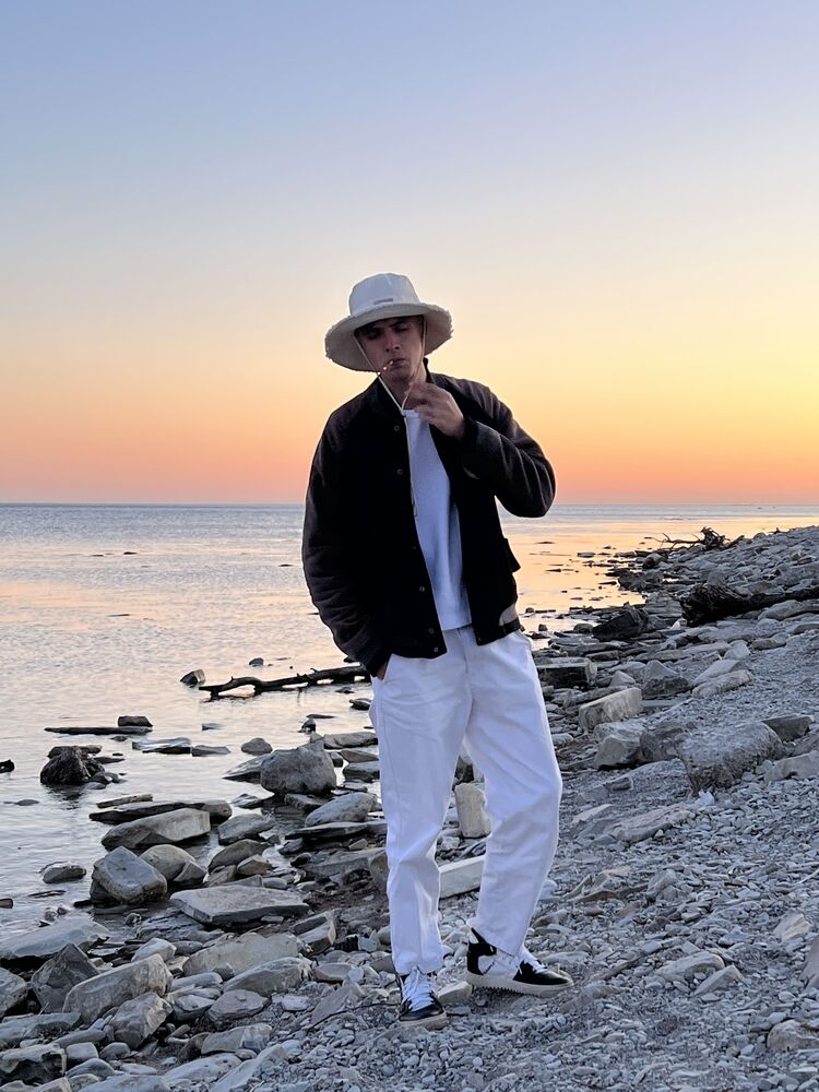  52755866  Alex, 25 ,    