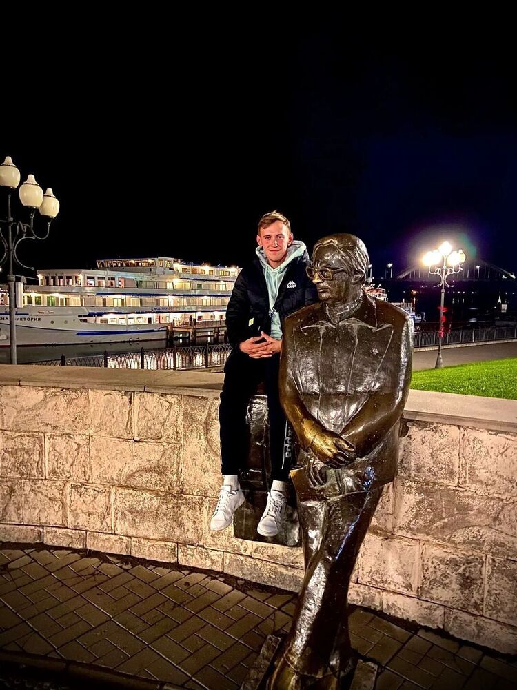  30916676  Ilya, 25 ,     