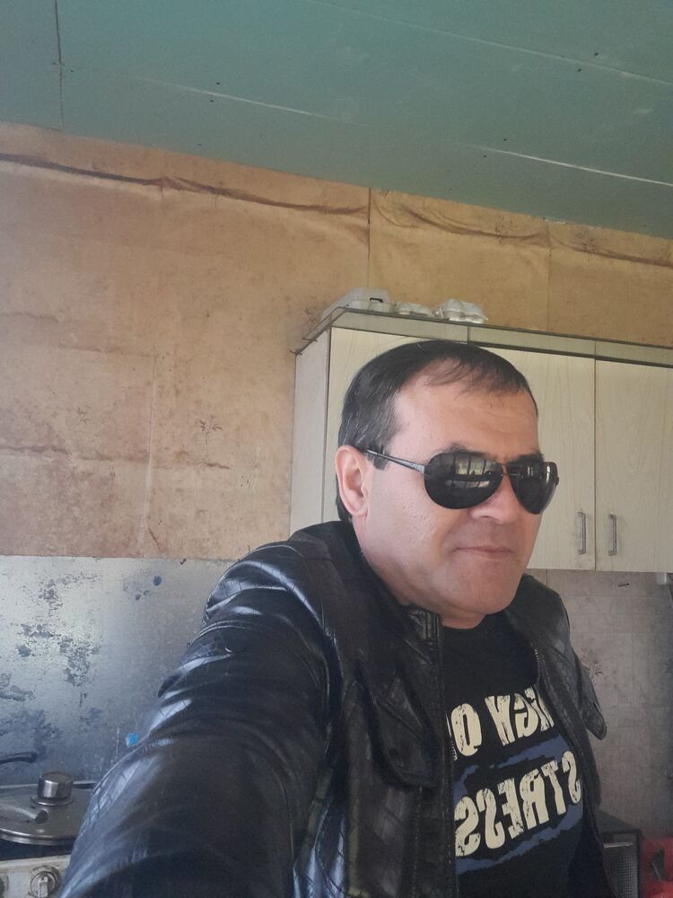  31646246  Farkhod, 52 ,    