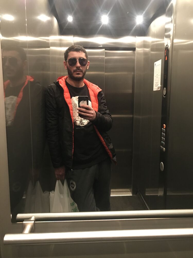  44084856  , 37 ,    