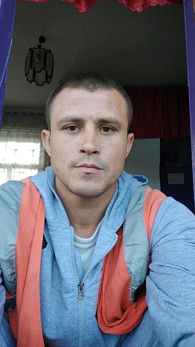  10709506  Vitalik User, 37 ,    