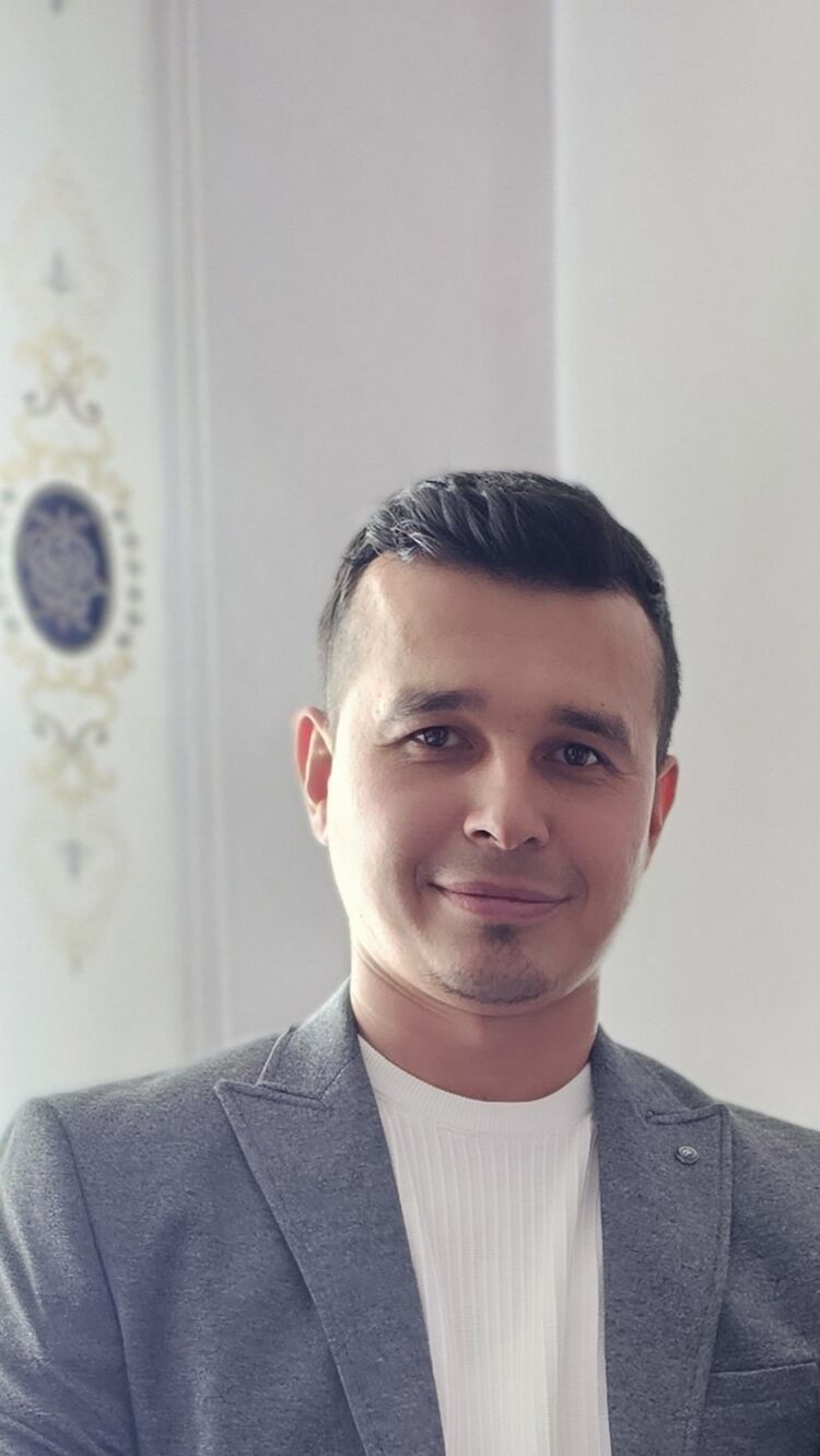  40251816  Otuw, 33 ,    
